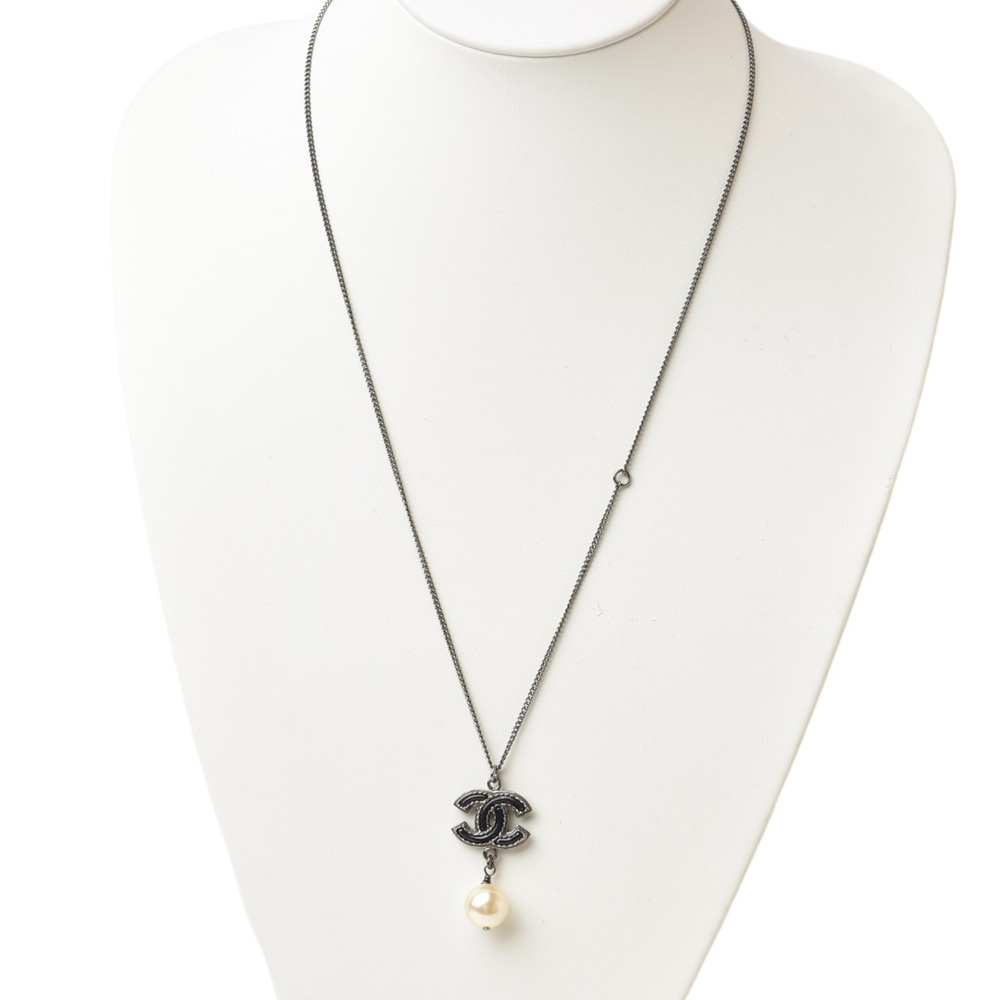 CHANEL Black Pearl Logo Necklace - Picture 3 of 7